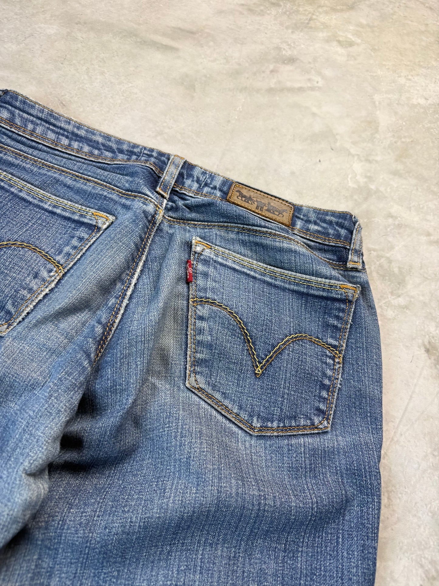 Levi's 572 Bootcut Jeans S 28/32 dunkelblau hellblau Washed Herren Jeans (S)