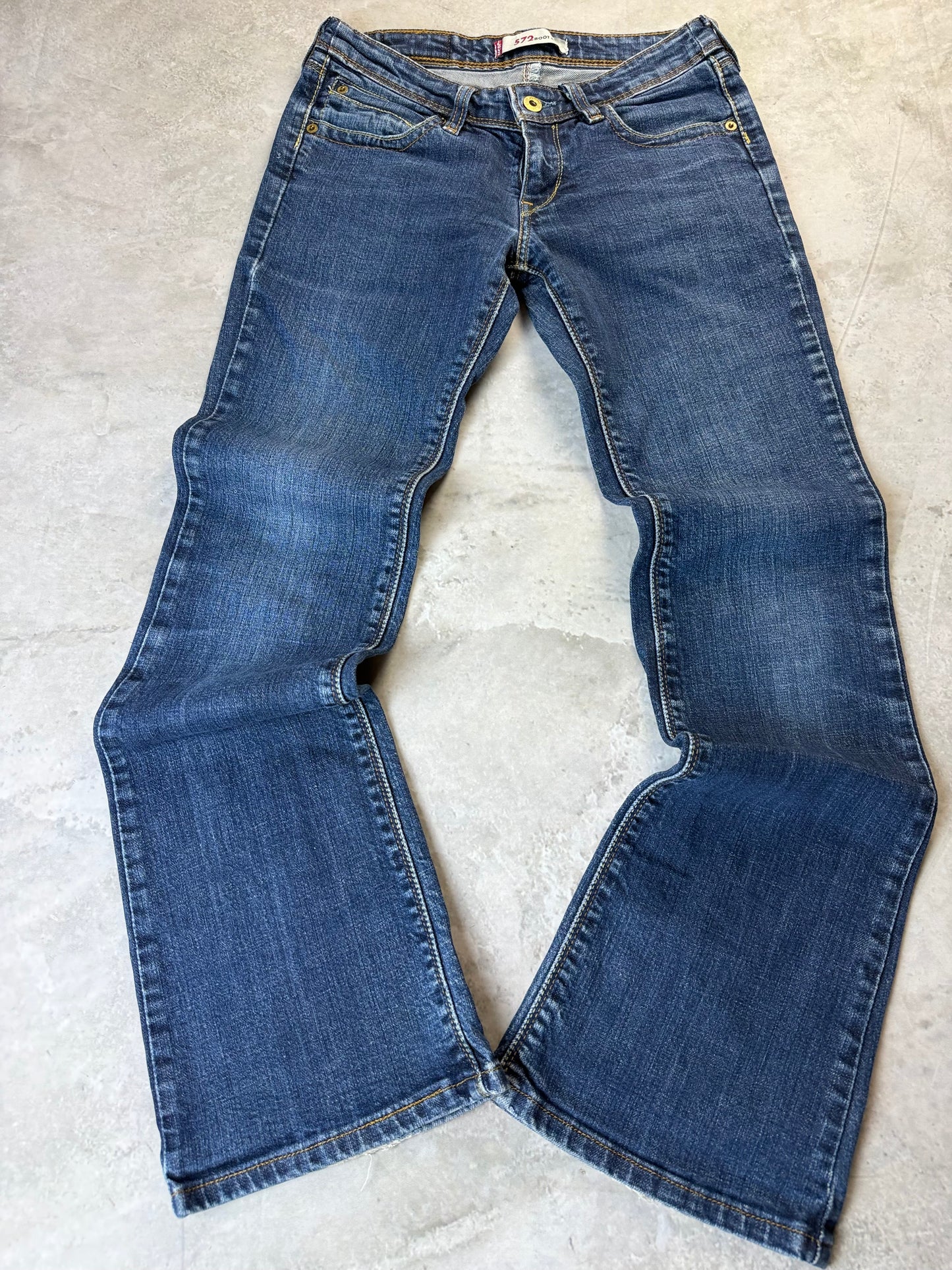 Levi's 572 Bootcut Herren Damen Jeans (XS)