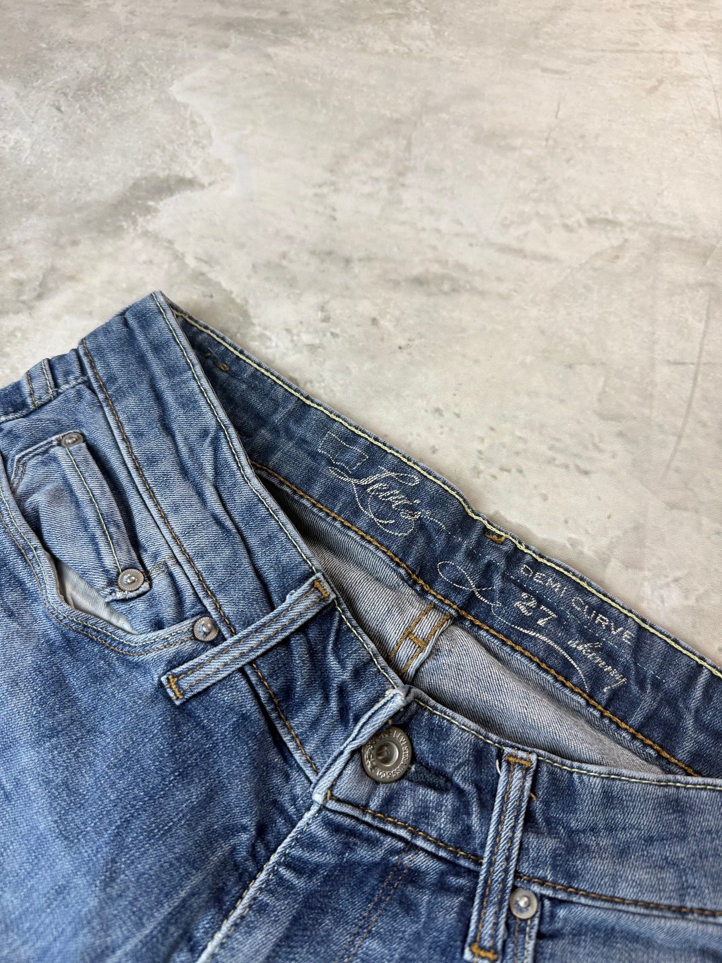 Levi's Slim Straight Damen Jeans (XS)