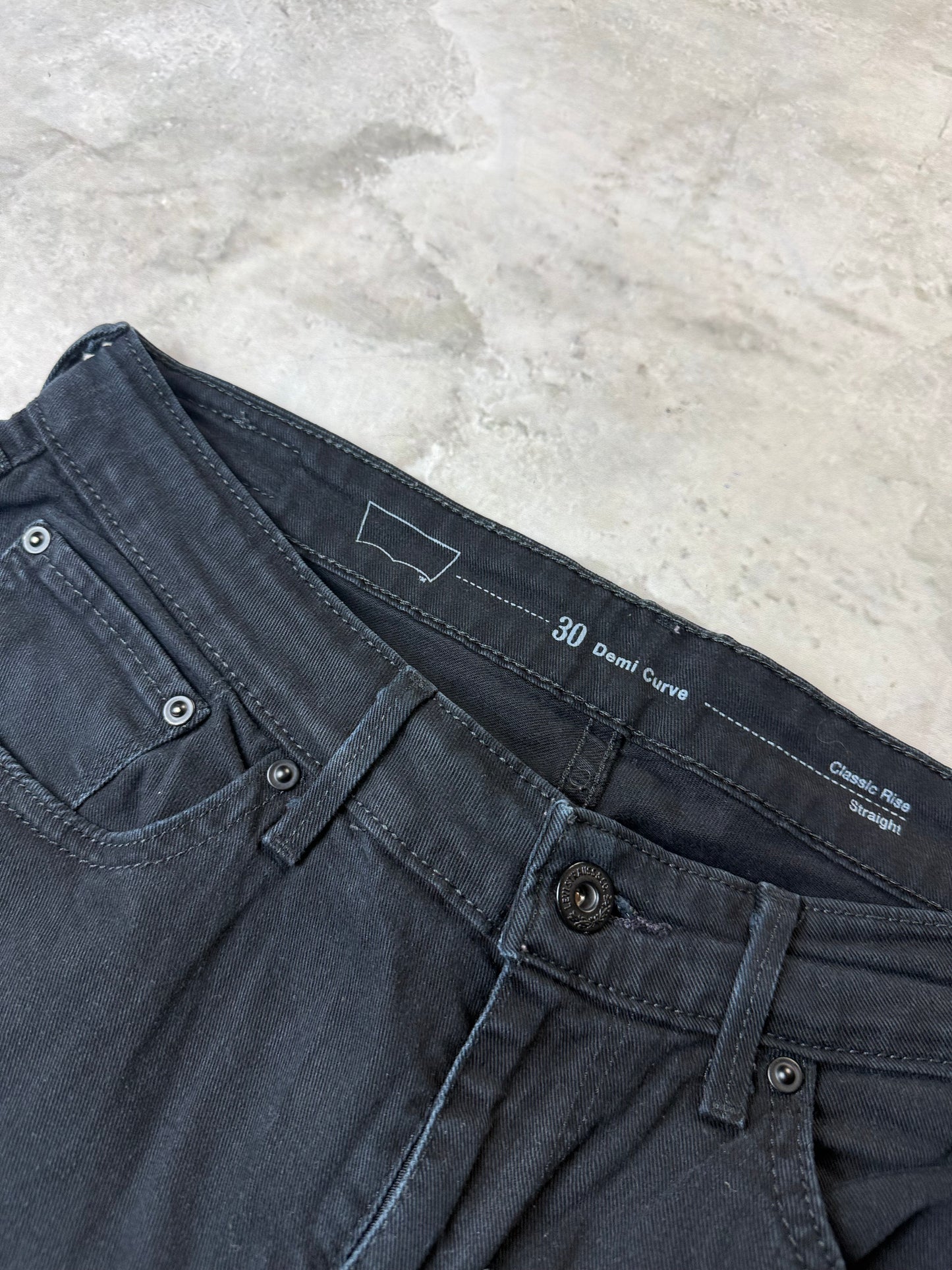 Levi's Demi Curve Classic Rise Straight Jeans Unisex M schwarz Damen Jeans (M)