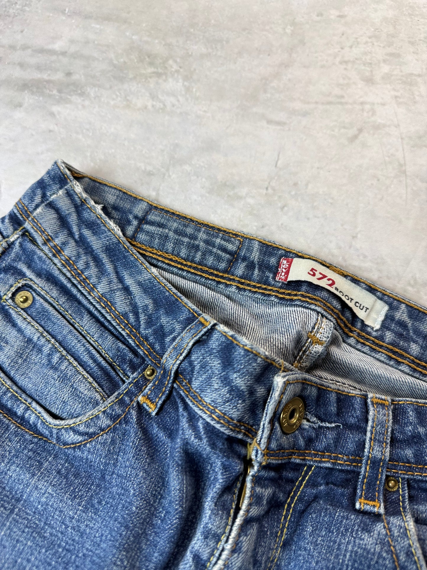 Levi's 572 Bootcut Jeans S 28/32 dunkelblau hellblau Washed Herren Jeans (S)