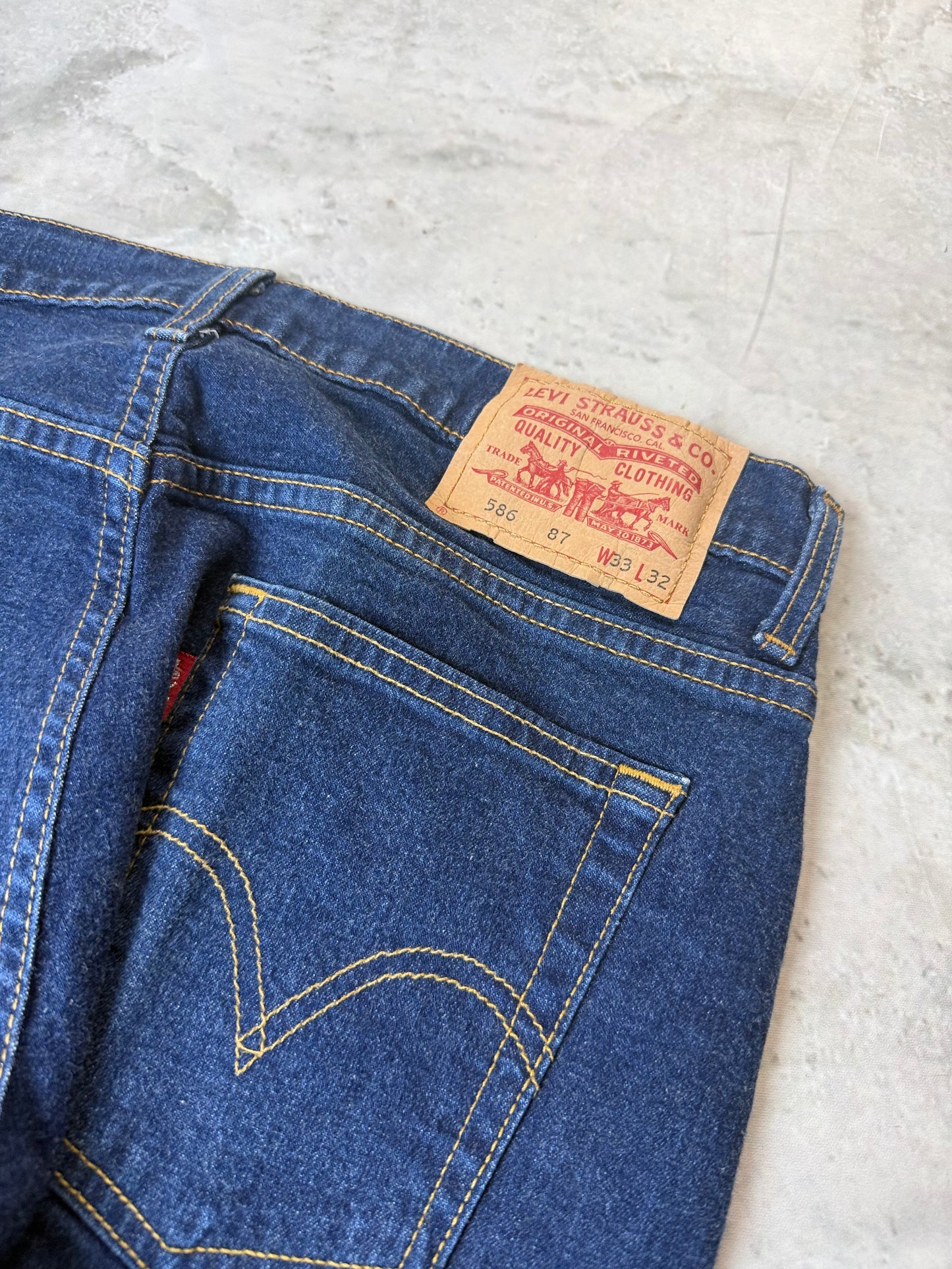 Levi's 586 87 Bootcut Herren Damen Jeans (M)