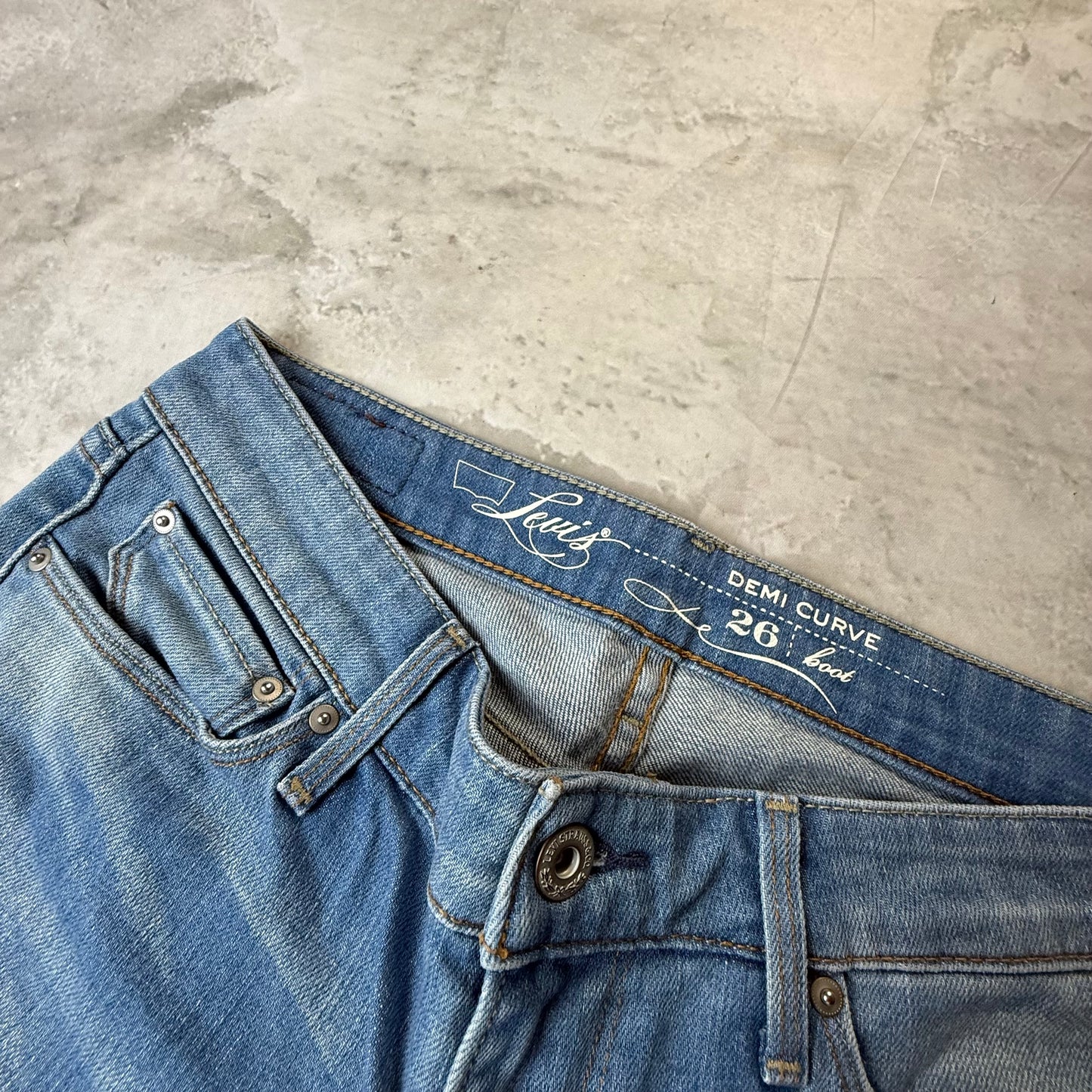 Levi's Demi Curve Bootcut Damen Jeans (XS)