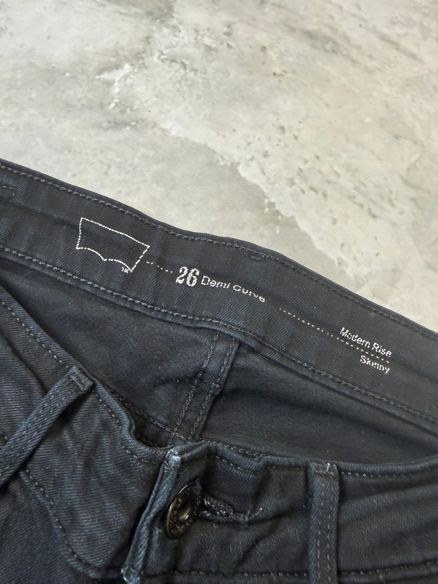 Levi's Demi Curve Modern Rise Skinny Jeans XS 26/32 schwarz Loch Damen Jeans (XS)