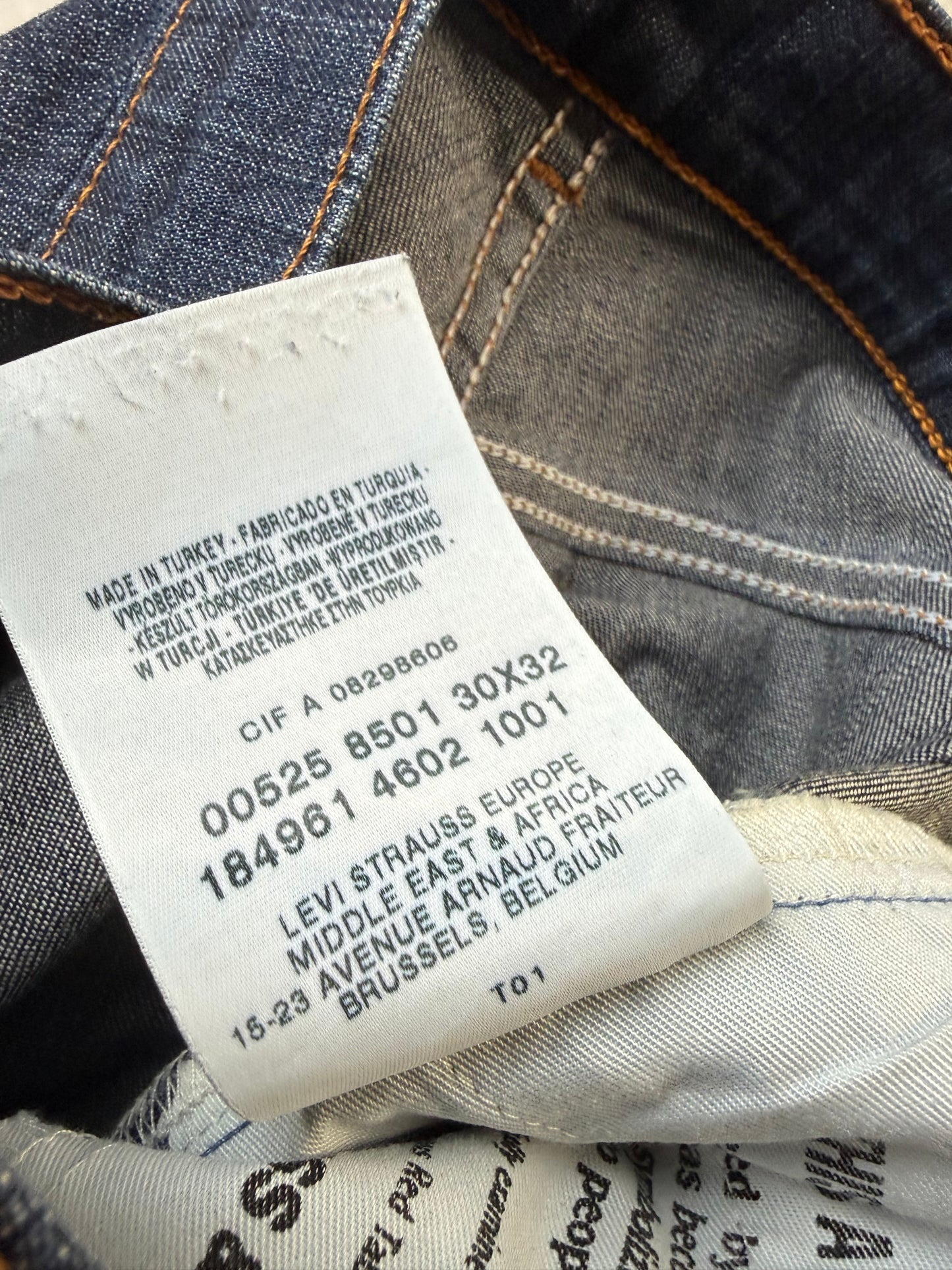 Levi's 525 Bootcut Herren Jeans (XS)